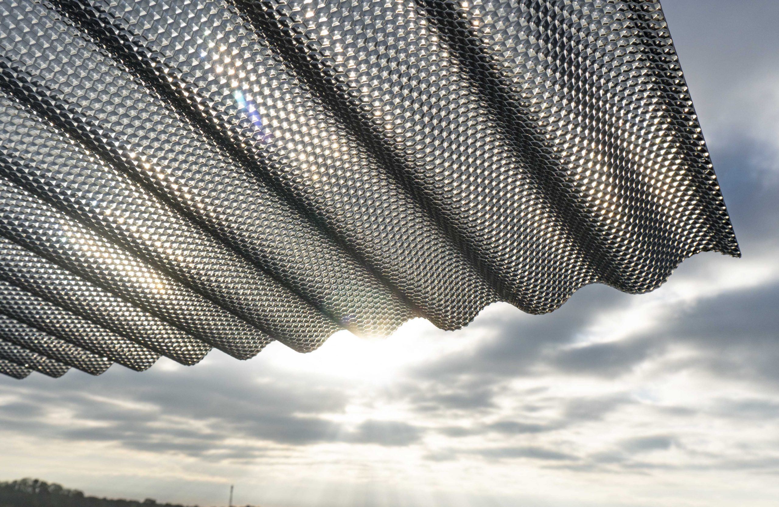 Caurspīdīgas polikarbonāta jumta loksnes